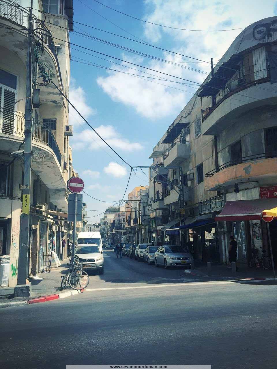 Tel-Aviv'de bir sokak